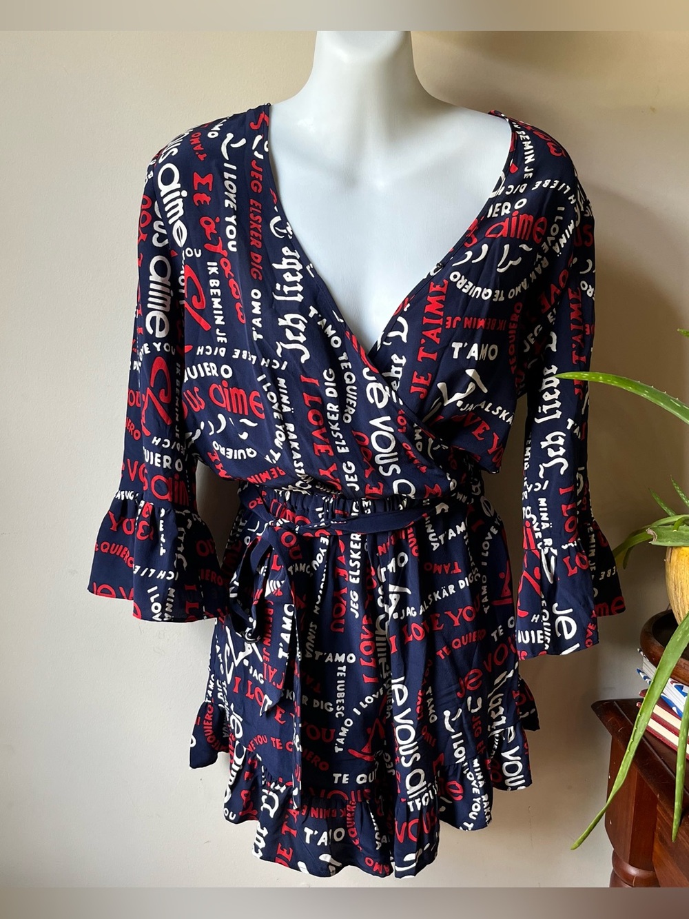 Trina Turk Te Amo ruffled silk romper XS 100% silk